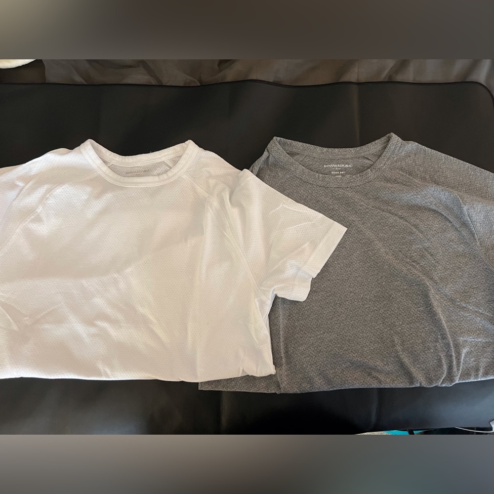 Banana Republic Men's Moisture Wicking Shirts